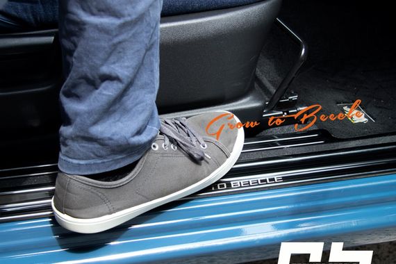 スカッフプレート